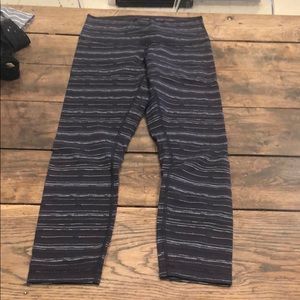 Lululemon Wunder Under Crop - high waisted  Size 8